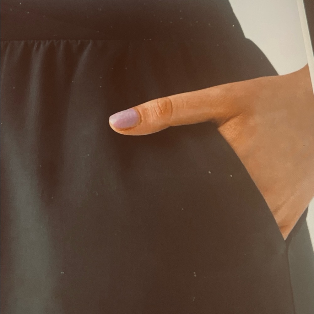 LARGE  (PETITE).   HALARA BREEZEFUL CROSSOVER QUICK DRY RESORT PANTS - Picture 4 of 9